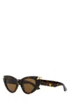 Alexander Mcqueen Cat Eye Rivet Sunglasses In Black