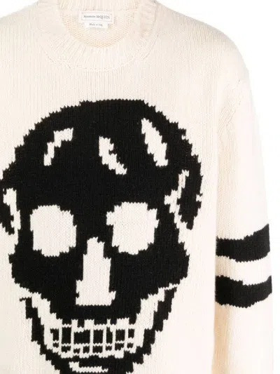 Alexander Mcqueen Skull Intarsia Knit Sweater In Cream/black