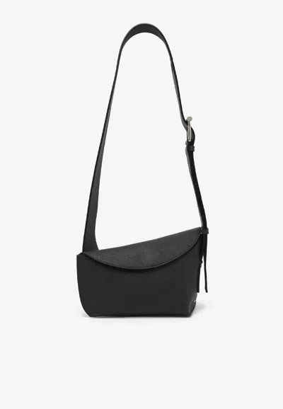 Alexander Mcqueen T-bar Shoulder Bag In Textured Leather In Black