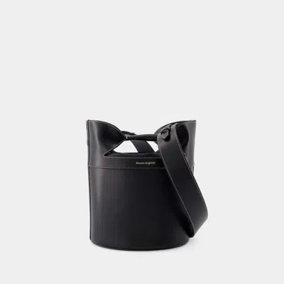 Alexander Mcqueen The Bucket Bow Crossbody In Black