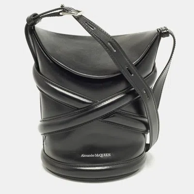 Pre-owned Alexander Mcqueen The Curve Black Leather Bucket Bag