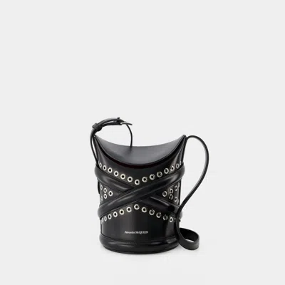 Alexander Mcqueen The Curve Hobo Bag In Black
