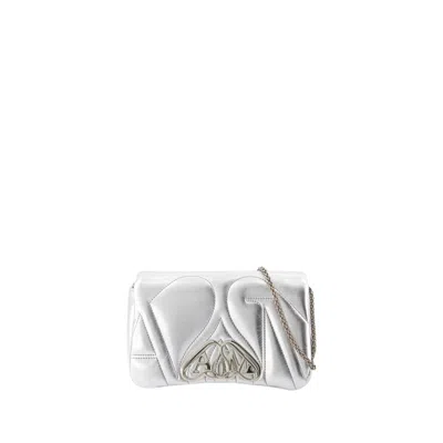 ALEXANDER MCQUEEN ALEXANDER MCQUEEN THE MINI SEAL CROSSBODY - METAL - SILVER