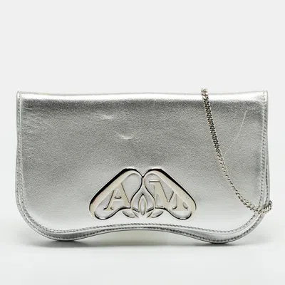 Pre-owned Alexander Mcqueen The Seal Mini Silver Leather Chain Clutch