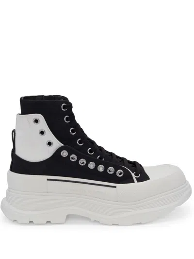 Alexander Mcqueen Tread Slick Ankle Boots In Black