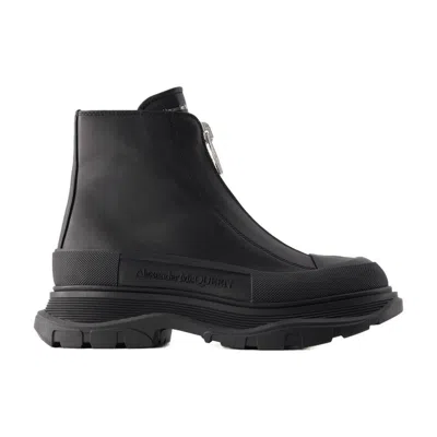 Alexander Mcqueen Tread Slick Ankle Boots In Black