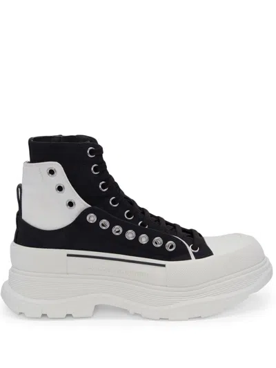 Alexander Mcqueen Tread Slick Boot In Black