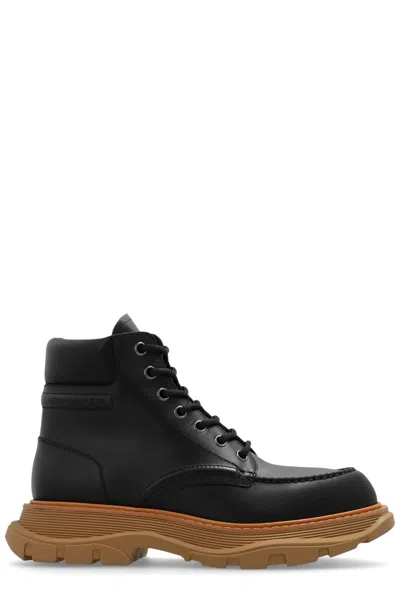 Alexander Mcqueen Tread Slick Boots In Black/beige