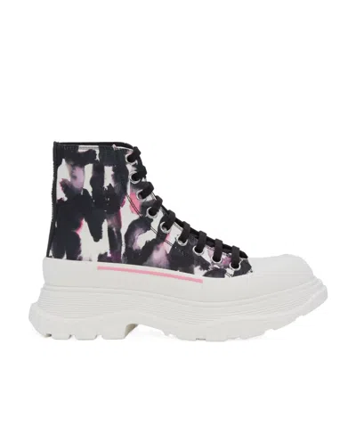 Alexander Mcqueen Tread Slick Boots In Black