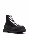 Alexander Mcqueen Tread Slick Boots In Schwarz