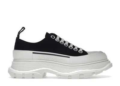 Pre-owned Alexander Mcqueen Tread Slick Low Lace Up (women's) Sneakers In Black/white