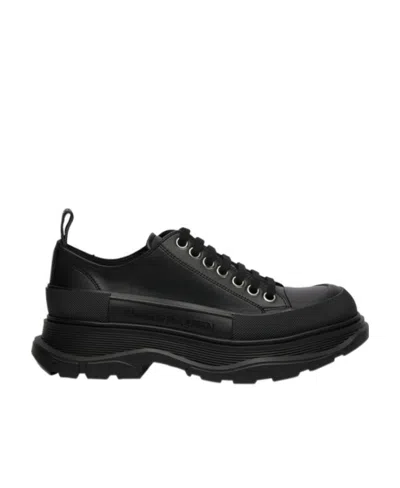 Alexander Mcqueen Tread Slick Platform Sole Low-cut Casual Shoes In Black