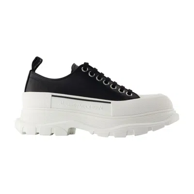 Alexander Mcqueen Tread Slick Sneakers In Black