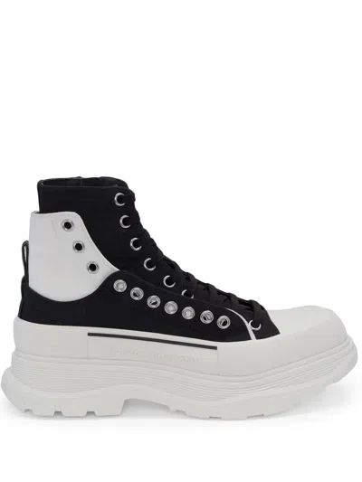 Alexander Mcqueen Tread Slick Lace-up Fastening Boots In Black