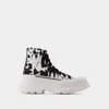 Alexander Mcqueen Tread Slick Sneakers In Multicolor