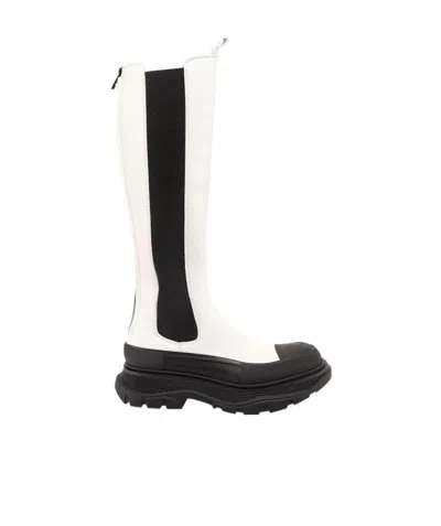 Alexander Mcqueen Tread Slick Zipped Boots In White