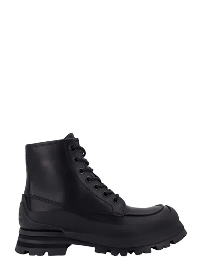 Alexander Mcqueen Wander Boots In Black