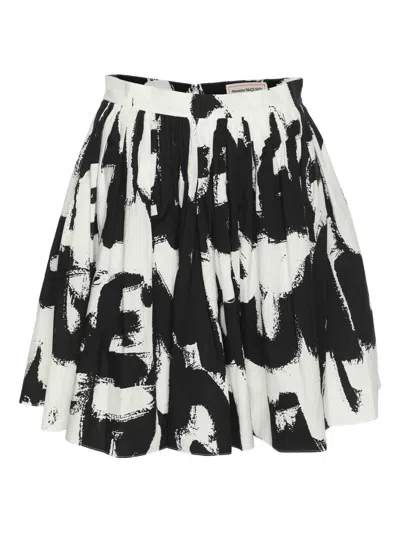 Pre-owned Alexander Mcqueen Abstract-print Pleated Skirt In White