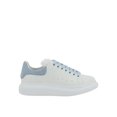 Alexander Mcqueen Round Toe Sneakers With Contrasting Heel And Oversized Rubber Sole In Pattern