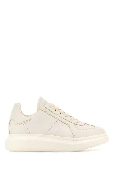 ALEXANDER MCQUEEN ALEXANDER MCQUEEN WHITE LEATHER SNEAKERS
