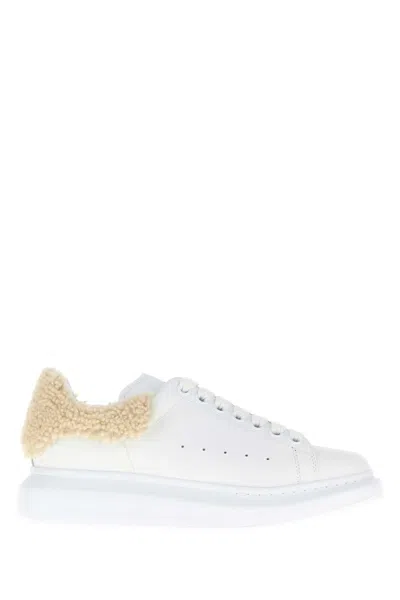 ALEXANDER MCQUEEN WHITE LEATHER SNEAKERS WITH BEIGE SHEARLING HEEL