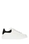Alexander Mcqueen Leather Platform Sneakers With Round Toe And Contrasting Heel Tab In White/black