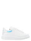 Alexander Mcqueen Oversize Sneakers In White And Holographic In Blanco