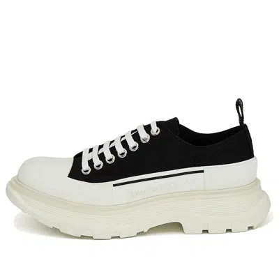 Alexander Mcqueen (wmns)  Tread Slick Low Lace Up 'black White' In Multi