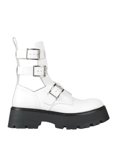 Alexander Mcqueen Chunky Buckle-fastening Boots In White