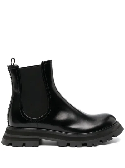 Alexander Mcqueen Women Chelasea Boot In Black