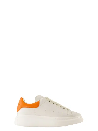 ALEXANDER MCQUEEN WOMEN'S OVERSIZE SNEAKERS