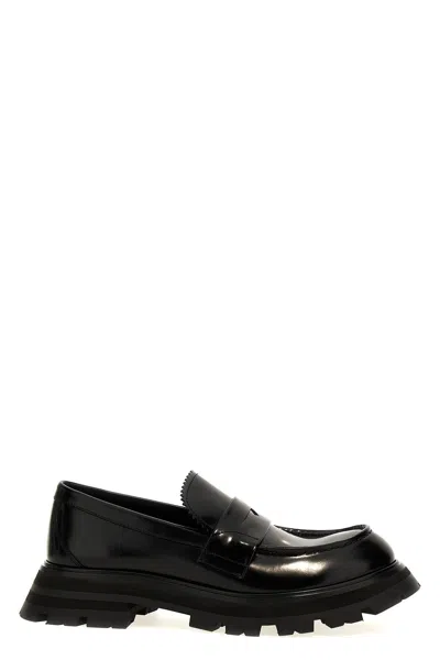Alexander Mcqueen Mcqueen Women 'wander' Loafers In Black
