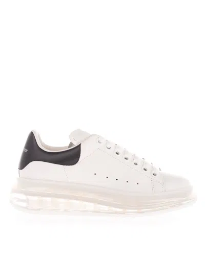 ALEXANDER MCQUEEN OVERSIZE SNEAKERS IN WHITE AND BLACK