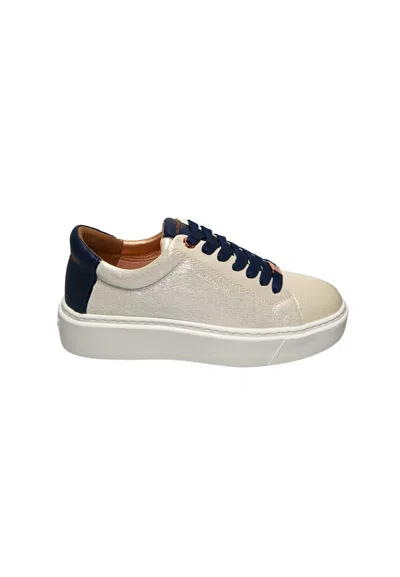 Alexander Smith Albclhw-8269-fbl  Women's White Leather In Neutral