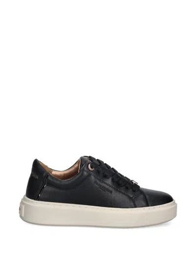 Alexander Smith London Logo Plaque Sneakers In Black