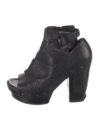 Pre-owned Alexander Wang Leather Cutout Accent Sandals In Black
