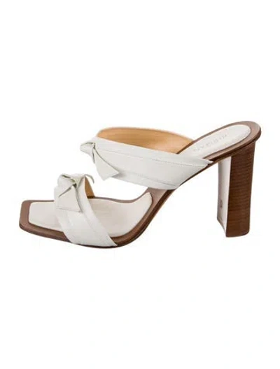 Pre-owned Alexandre Birman Leather Bow Accents Slides In White