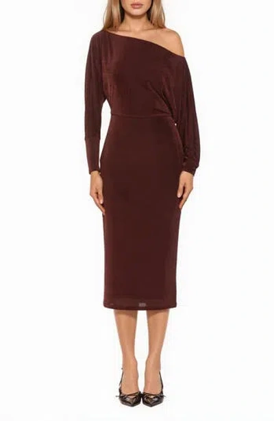 Alexia Admor Cassian One-shoulder Long Sleeve Midi Dress In Burgundy