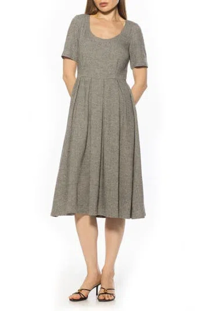 Alexia Admor Imani Short Sleeve Pleated Dress In Gray
