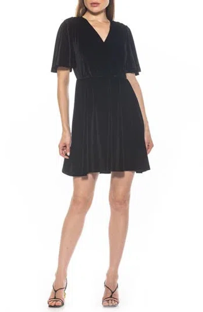 ALEXIA ADMOR ALEXIA ADMOR OAKLESS VELVET FLUTTER SLEEVE FIT & FLARE DRESS