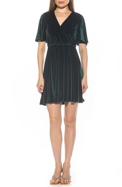 ALEXIA ADMOR ALEXIA ADMOR OAKLESS VELVET FLUTTER SLEEVE FIT & FLARE DRESS