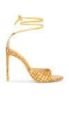 Alexis Sienna High Sandal In 藏红色