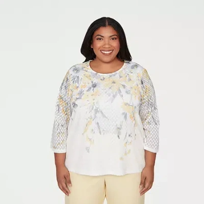 Alfred Dunner Plus Size Al Fresco Textured Floral Crew Neck Top In White