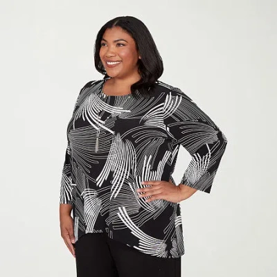 Alfred Dunner Plus Size Classic Geometric Sharkbite Hem Top With Necklace In Black