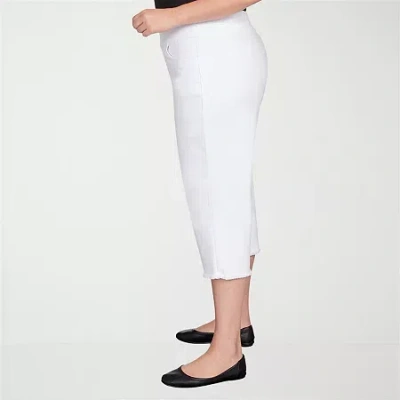 Alfred Dunner Classics Womens Plus Mid Rise Stretch Fabric Capri Jean In White