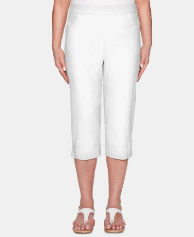Alfred Dunner Petite Classic Allure Super Stretch Pull-on Clam Digger In White