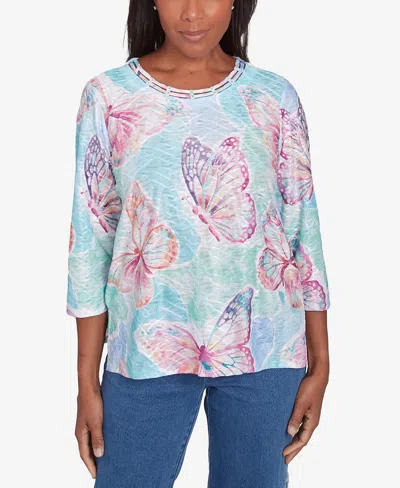 Alfred Dunner Petite Classics Butterfly Crewneck Three Quarter Sleeves Top In Multi Pink