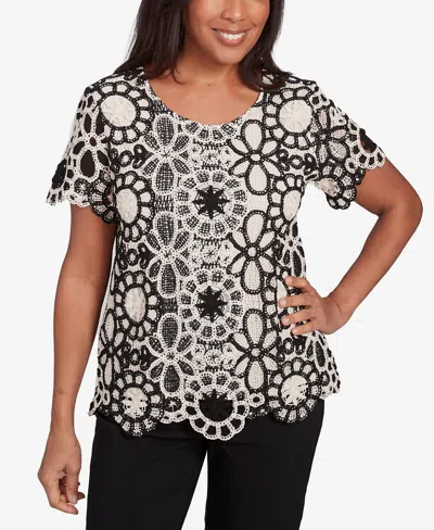 Alfred Dunner Petite Crochet Flower Floral T-shirt In Neutral Multi