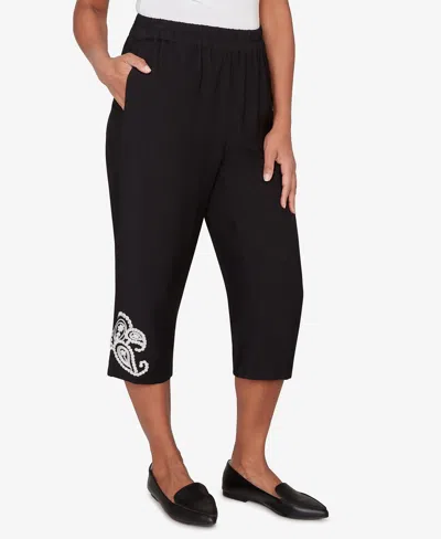 Alfred Dunner Petite Crowd Pleaser Paisley Embroidered Relaxed Capri Pants In Black