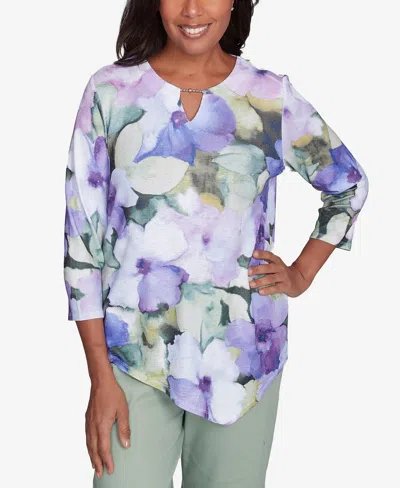 Alfred Dunner Petite Dramatic Pansies Print Three Quarter Sleeve Top In Iris Multi